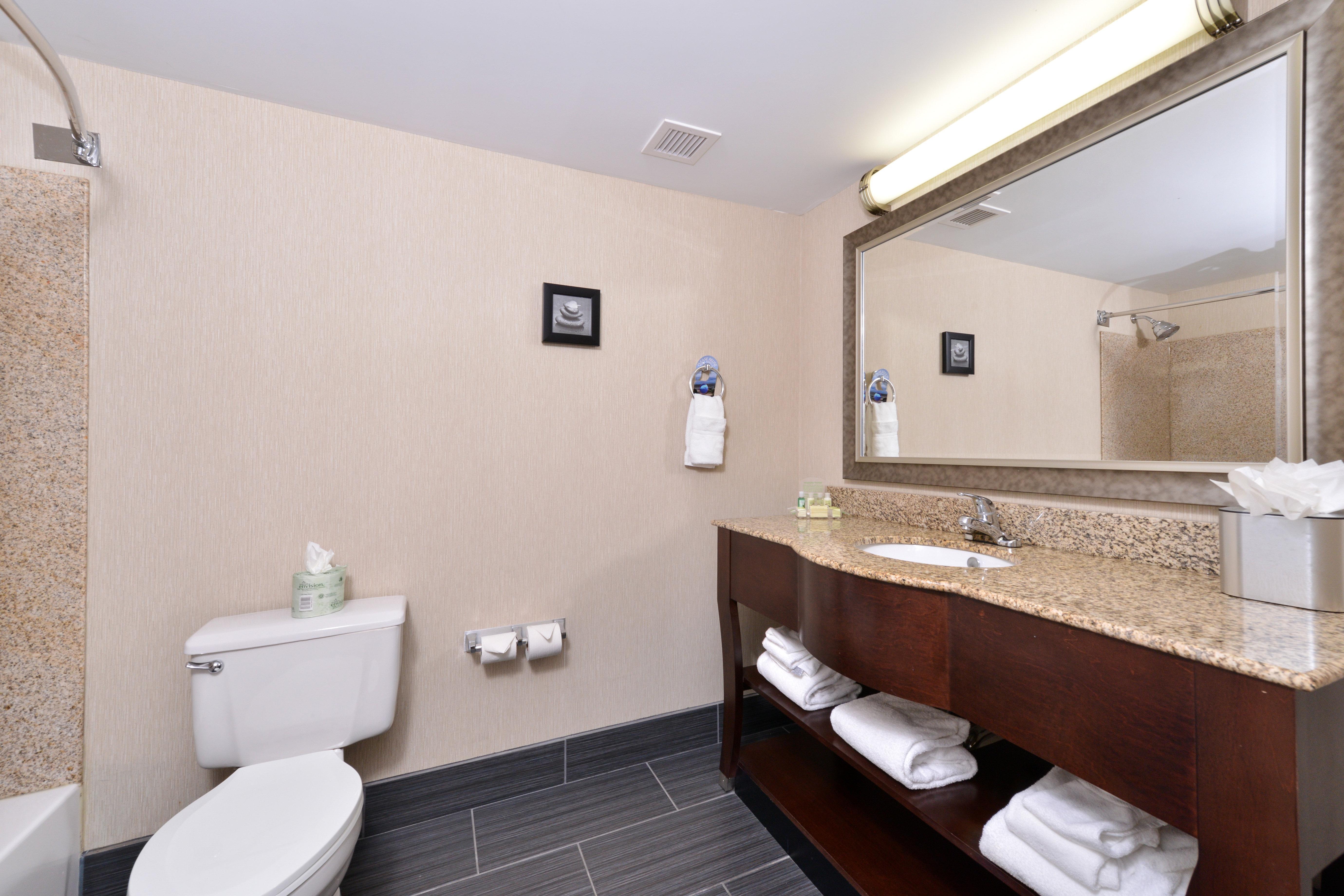 Holiday Inn New London By Ihg Zewnętrze zdjęcie